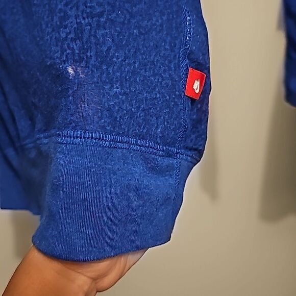 Nice scoop neck semi-sheer long sleeve - Picture 2 of 4